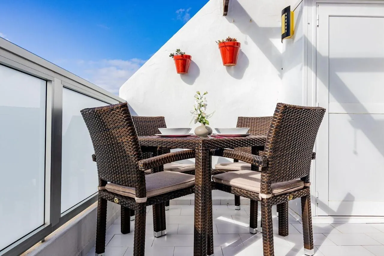 Hannah\'S Haven - 1 Bedroom Apt In The Heart Of Puerto Del Carmen contacts