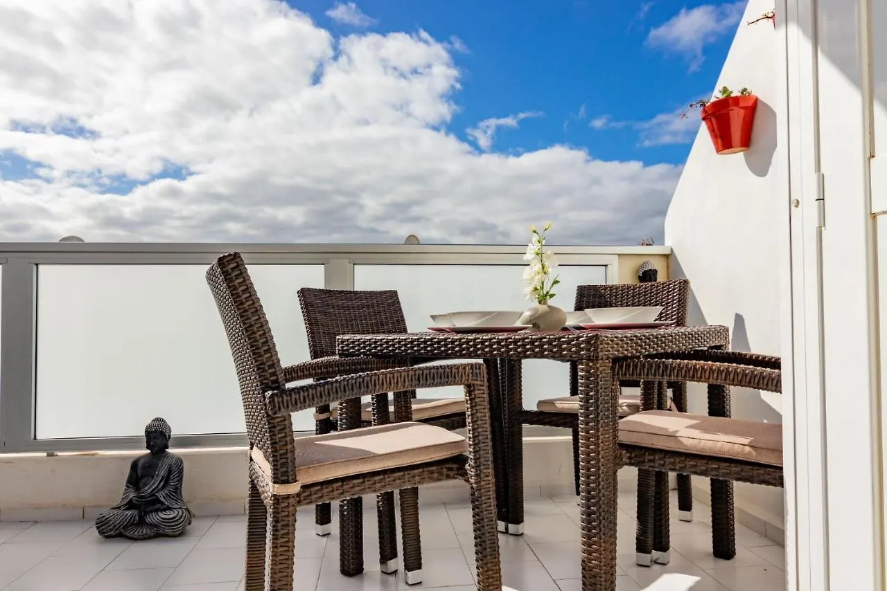 Hannah'S Haven - 1 Bedroom Apt In The Heart Of Puerto Del Carmen Tias 0*,  Spain